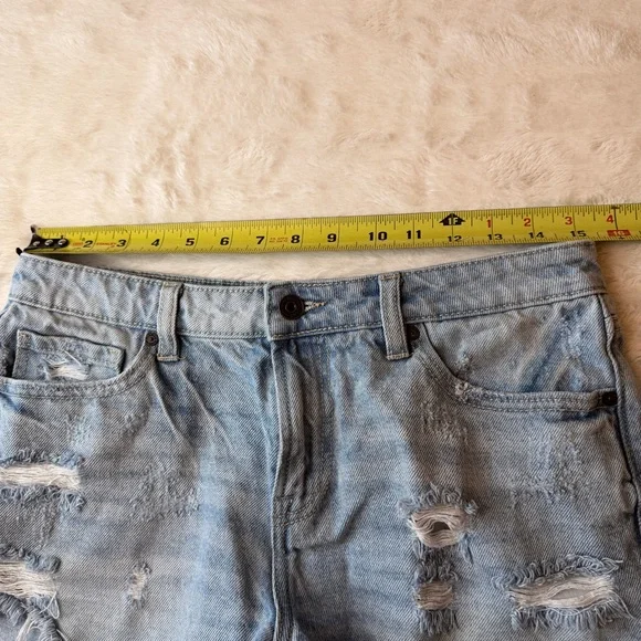 Hidden LA Distressed Denim Shorts Light Wash Size M - FAST SALE - Picture 3 of 7